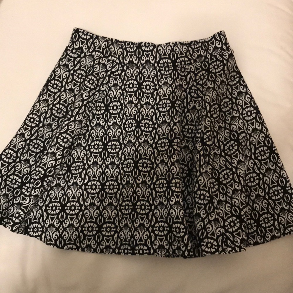 Aeropostale Black/White Printed Skirt